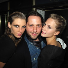 After show Etam