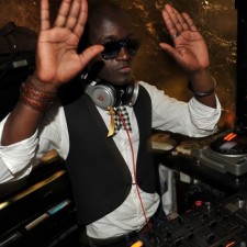 Ykone x Mat&eacute;rialiste party