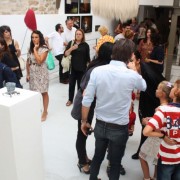 Vernissage Don't Be Cruel
