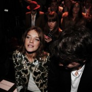 Show Etam