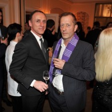 Diner Vogue x Versace/Lasserre/David Bradshaw - Horst Diekgerdes