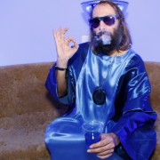 Sébastien Tellier présente 