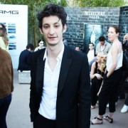 Dans le patio du Grand Journal