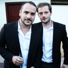 Dans le patio du Grand Journal