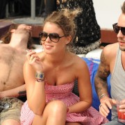 Sur la plage Schweppes, et son bateau