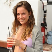 Sur la plage Schweppes, et son bateau