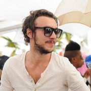 Sur la plage Schweppes, et son bateau