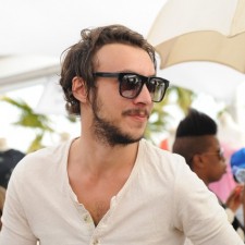 Sur la plage Schweppes, et son bateau