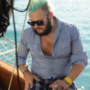 Sur la plage Schweppes, et son bateau