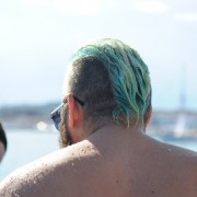 Sur la plage Schweppes, et son bateau