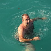Sur la plage Schweppes, et son bateau