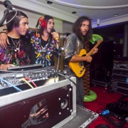 Concert + aftershow Naive New Beaters
