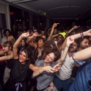 Concert + aftershow Naive New Beaters
