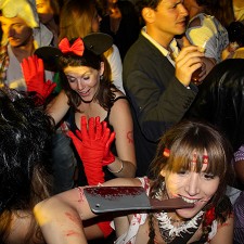 Disney Trash Party/Jardins de Bagatlle/