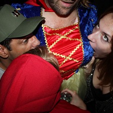 Disney Trash Party/Jardins de Bagatlle/Dana Skaraine