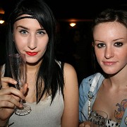 Naïve New Beater + Lady Gaga Live !!