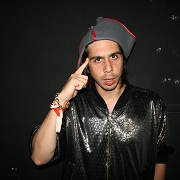 Naïve New Beater + Lady Gaga Live !!