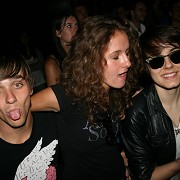 Naïve New Beater + Lady Gaga Live !!