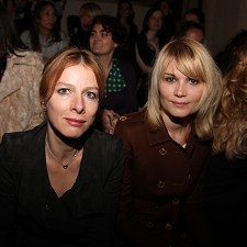 DEFILE NATALIA VODIANOVA POUR ETAM/Le Ritz/Karin Viard - Marina Hands